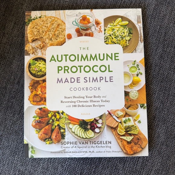 The Autoimmune Protocol Made Simple Cookbook - Picture 1 of 2